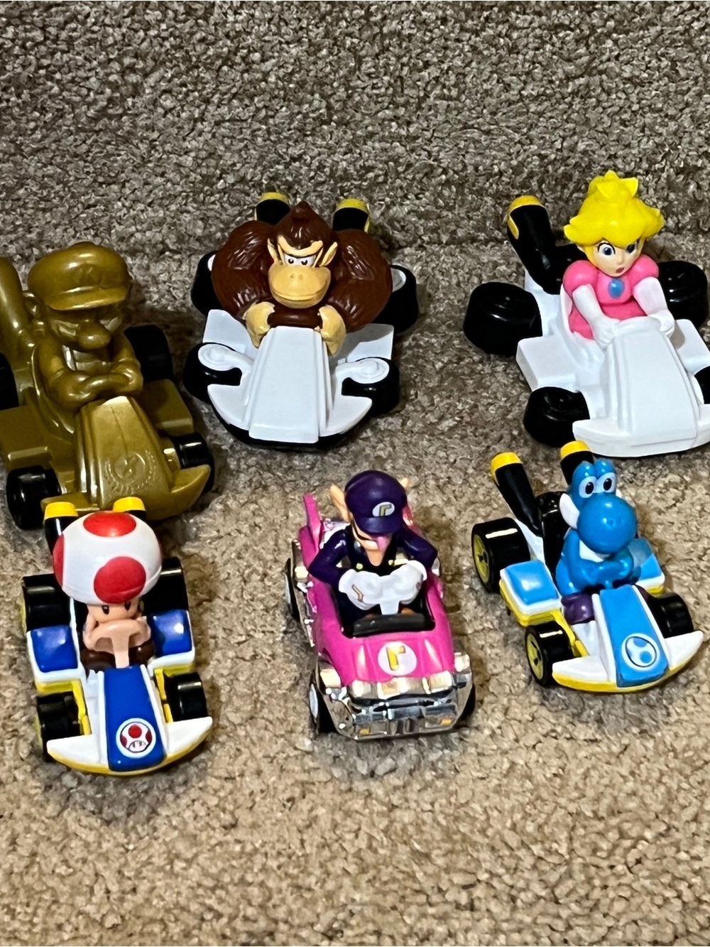 Mario Kart Lot - Mario, Luigi, Peach, Yoshi, Donkey Kong Hot wheels McDonald’s